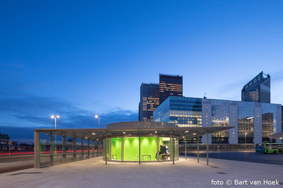 Busplatform op Den Haag Centraal