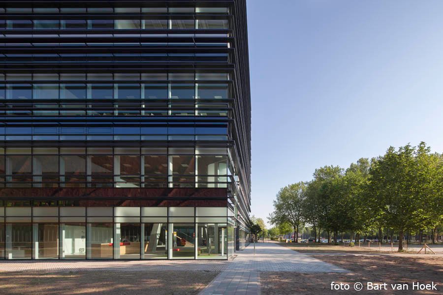 Het Victor J. Koningsbergergebouw op universiteitsterrein De Uithof in Utrecht