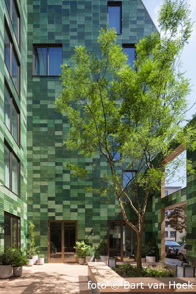 Spinoza / Hyatt Regency hotel, patio (5/12), foto B. van Hoek